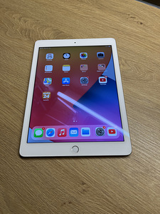 iPad Air 2 Cellular 32GB (2 foto / 4)