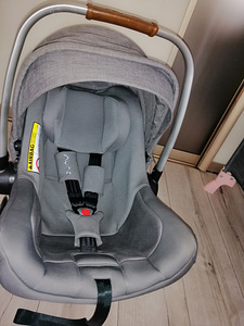 Auto lapse turvahäll koos adaptritega firma NUNA (1 foto / 3)