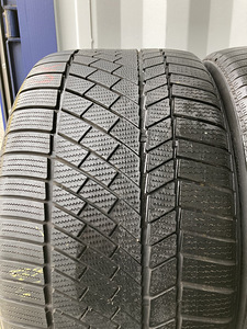 295/35 R19 Pirelli (3 foto / 5)