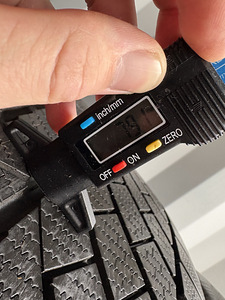 Continental ContiWinterContact 295/35 R19 (6 foto / 8)