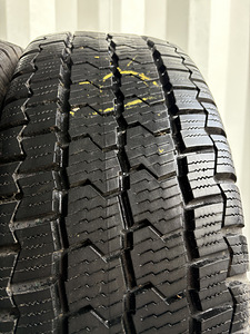 Continental VancoFour Seasons 235/65 R16C (3 foto / 8)