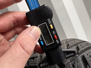 Nokian WR SUV3 215/65 R17 (4 foto / 9)