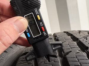 Nokian WR SUV3 215/65 R17 (5 foto / 9)