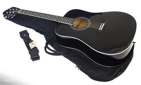 Акустическая гитара черная, сумка, тюнер, новая (фото #1)