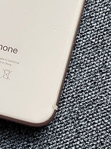 iPhone 8 (2 foto / 6)