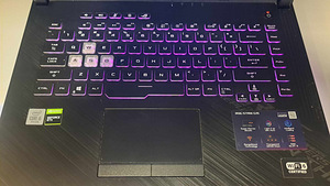 Asus G512LI (3 foto / 5)