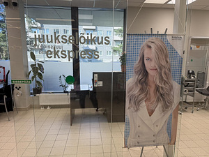 Maniküüri- ja pediküürimeistrile koht läbisõiduga ilusalongi