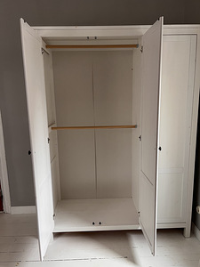 Деревянный шкаф, IKEA (2 фото из 4)