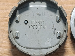 MAZDA 15" veljekapslid (3 foto / 3)