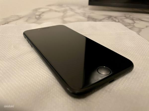 iPhone SE 2020 64GB Черный (фото #10)