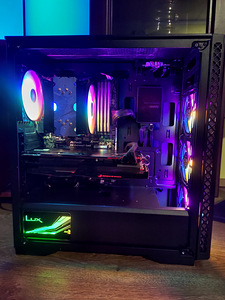 I7 @ 4.4GHZ / RX 5700 8GB / 16GB RAM / SSD / WIN 10 (3 foto / 6)