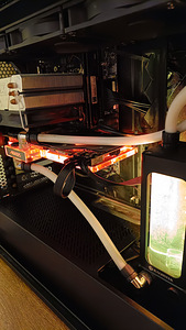 13100F / 1080ti 11gb Waterforce custom loop 360mm / M.2 (6 foto / 8)