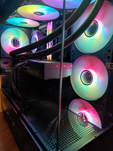 AMD Ryzen 7 9800X3D / RTX 5080 / 420mm AIO / ARGB / WIN 11 (9 foto / 9)