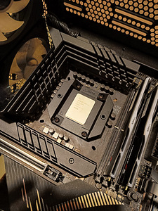 Intel 14600KF / RX9070 / 32GB DDR5 / AIO / ARGB / WINDOWS 11 (3 foto / 9)