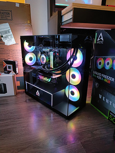 Ryzen 7 9800X3D / RX 5080 / DDR5 / 420mm AIO / WINDOWS 11 (1 foto / 9)