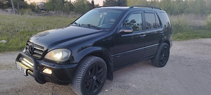 Mercedes-Benz ML500 (9 foto / 9)