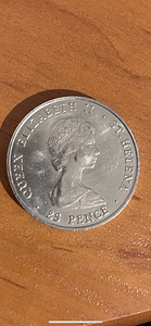 Елизавета 2 Монеты (5 фото из 6)
