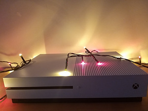 Xbox One S 1 TB (valkoinen) (2 valokuva sivusta 5)