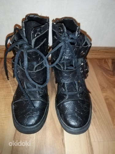 Черные кроссовки/ботинки на танкетке 38 (фото #2)