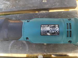 Предлагается мультитул Makita dtm51 (2 фото из 2)