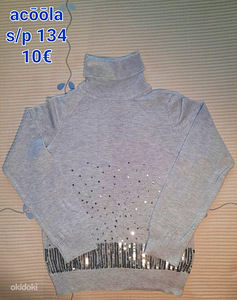Benetton, Acõõla, litritega kampsunid, s. 134-140 (4 foto / 4)