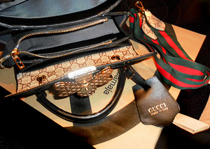 Gucci stiilne must- beezi mesilasega käekott-õlakott (4 foto / 7)
