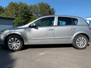 Opel Astra (6 foto / 7)