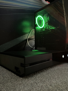 Xbox One (1 фото из 3)