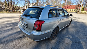 Toyota Avensis 2.0 d4d (6 foto / 8)