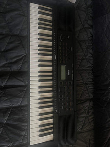 Синтезатор Yamaha PSR-E273 (1 фото из 1)