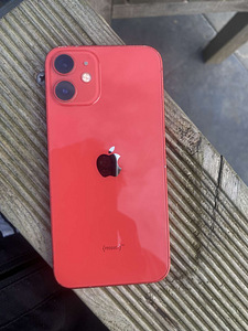 iPhone 11 и iPhone 12 mini (4 фото из 4)