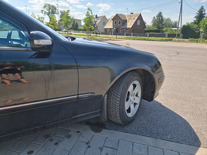 Mercedes Benz E270 (5 foto / 9)