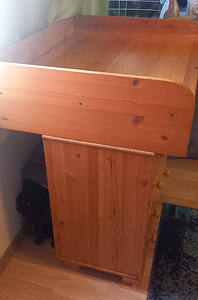 Täispuidust mähkimisalus/ kummut,madratsiga (2 foto / 6)