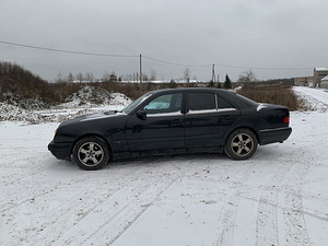 Mercedes Benz e250d manual (7 foto / 7)