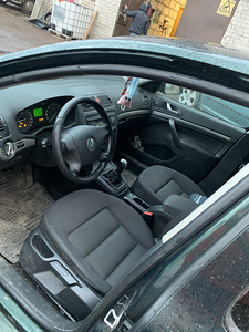 Skoda Octavia 2005 (5 foto / 5)