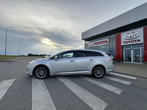 Toyota Avensis 2009 (2 foto / 10)
