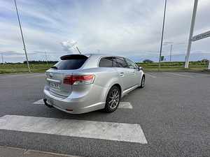 Toyota Avensis 2009 (5 foto / 10)