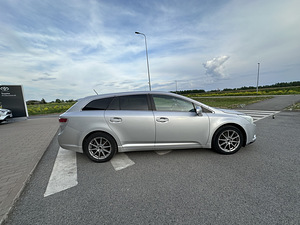 Toyota Avensis 2009 (6 foto / 10)