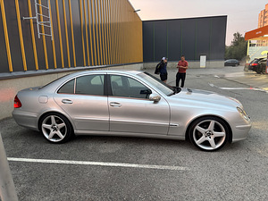Mercedes Benz E270 (5 фото из 7)