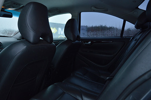 Volvo S60 2.5T (8 foto / 12)