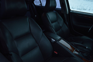 Volvo S60 2.5T (9 foto / 12)