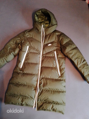 Зимняя женская куртка оверсайз длинная NIKE (фото #1)
