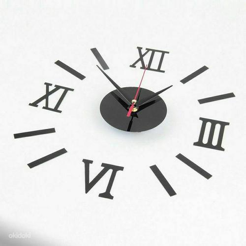Настенные часы с большими цифрами (фото #1)