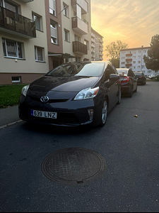 Toyota prius (7 фото из 7)