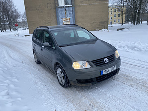 VOLKSWAGEN TOURAN (2 foto / 7)