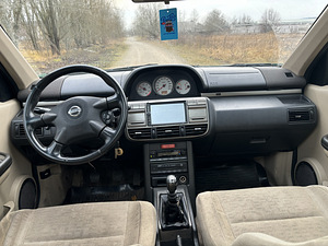 Nissan X-Trail (6 foto / 10)