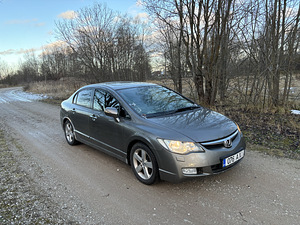 Honda Civic (2 foto / 10)