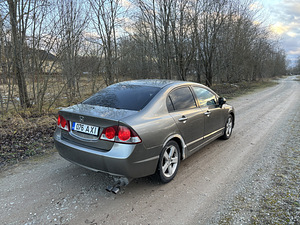 Honda Civic (3 foto / 10)