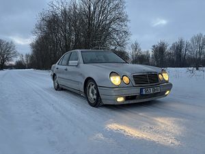 MERCEDES-BENZ E 250 D (2 foto / 9)