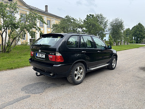 BMW X5 INDIVIDUAL (3 foto / 12)